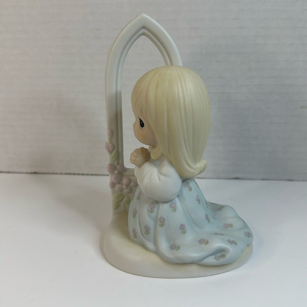 Vintage 1995 Precious Moments Figurine